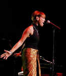 hb000518b.jpg (56644 bytes)